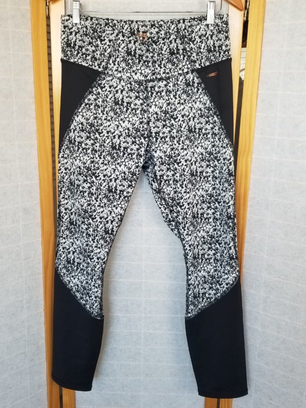 Copper Fit Leggings Size XL Black White Pixel Print Compression Athletic